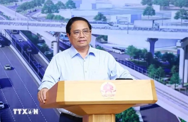 PM urges speeding up construction of key transport projects